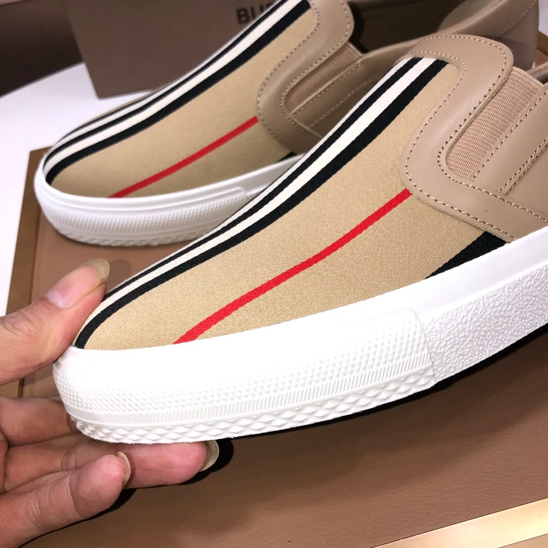 Men's shoes 💰480💰 [Burberry] (cowhide lining) classic low-top sneakers｜Imported cowhide with classic plaid fabric｜Cowhide lining｜Original outsole｜Fine workmanship and comfortable to wear Size: 38-44 (customized at 45)